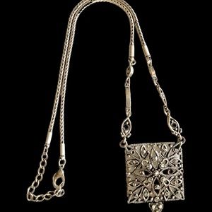 Gorgeous silver marcasite pendant 1" necklace 16". Lobster claw